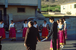 Vallje a Frascineto, vicino la chiesa di S. Maria Assunta, Pasqua 1986